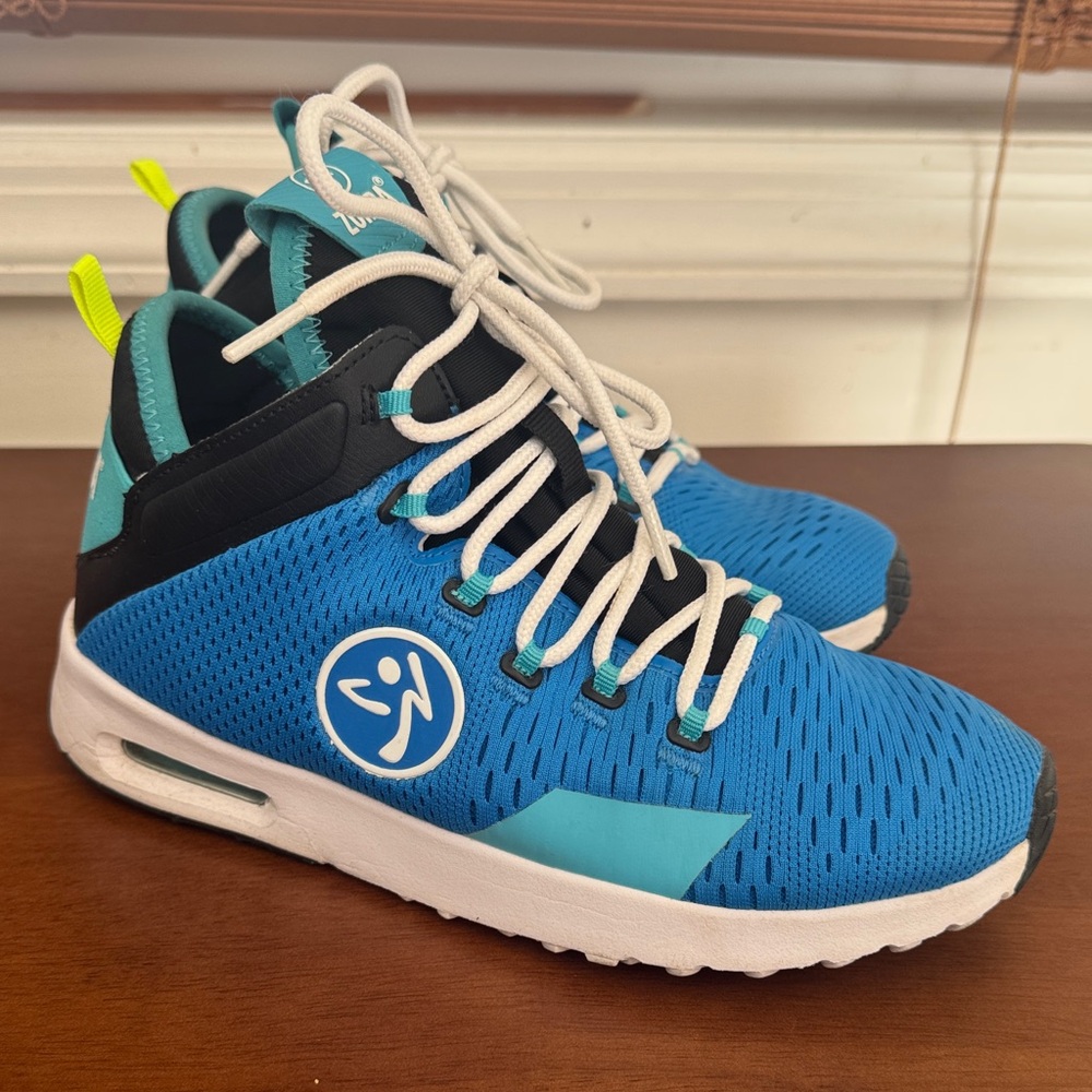 Zumba Fitness Kids Sneakers in Blue and Black